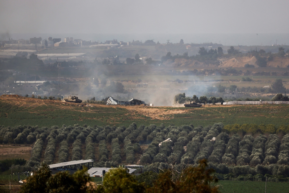 Xe tăng Israel chia cắt dải Gaza, hơn 600 mục tiêu của Hamas bị phá hủy